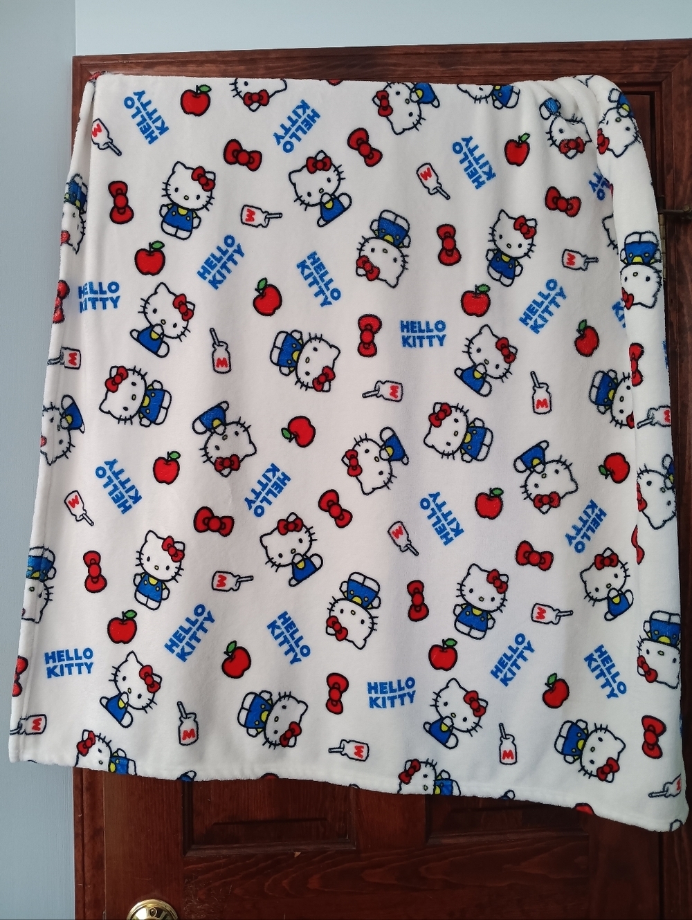 Hello Kitty White Blue Apple Milk Print Fleece Throw Blanket 38x56 Sanrio